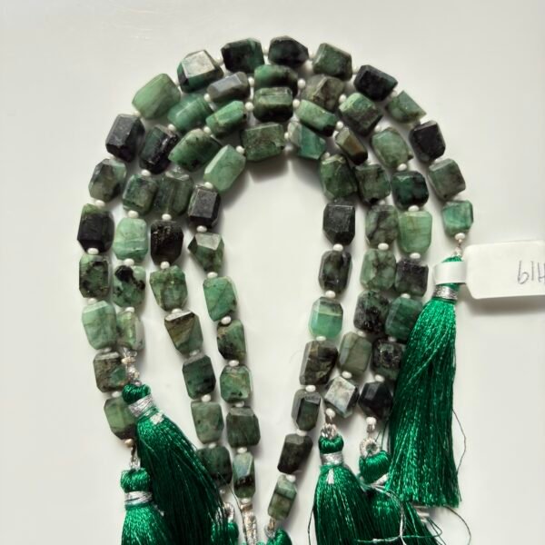 Emerald Faceted Nuggets, sakota, 18 cm, 10*8 mm, 17 beads approx