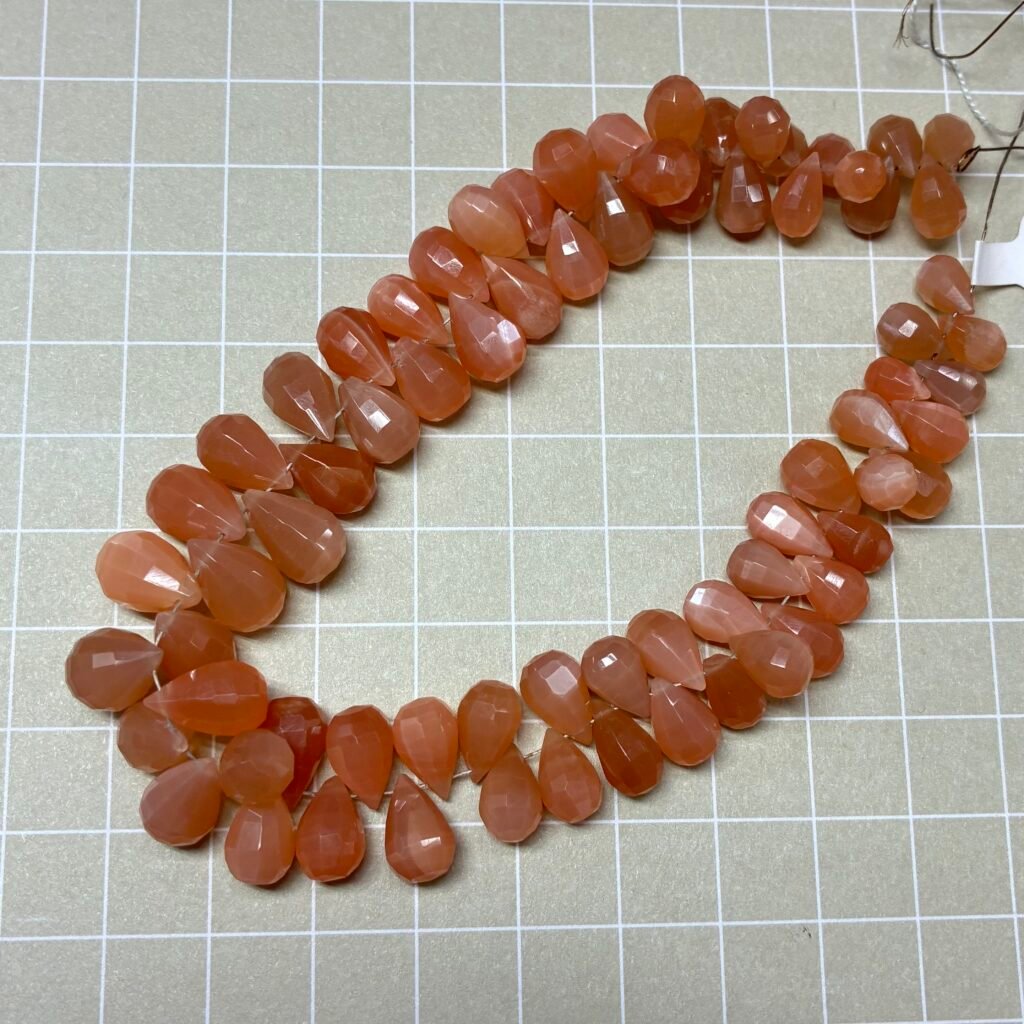 Moonstone Peach, Faceted Drop , 21cm, 13*8 mm - 8*4.7 mm