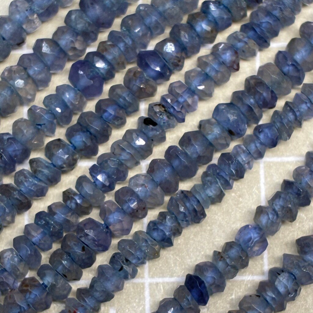 Iolite, 3 mm, 32 Cm , 3-3.5mm