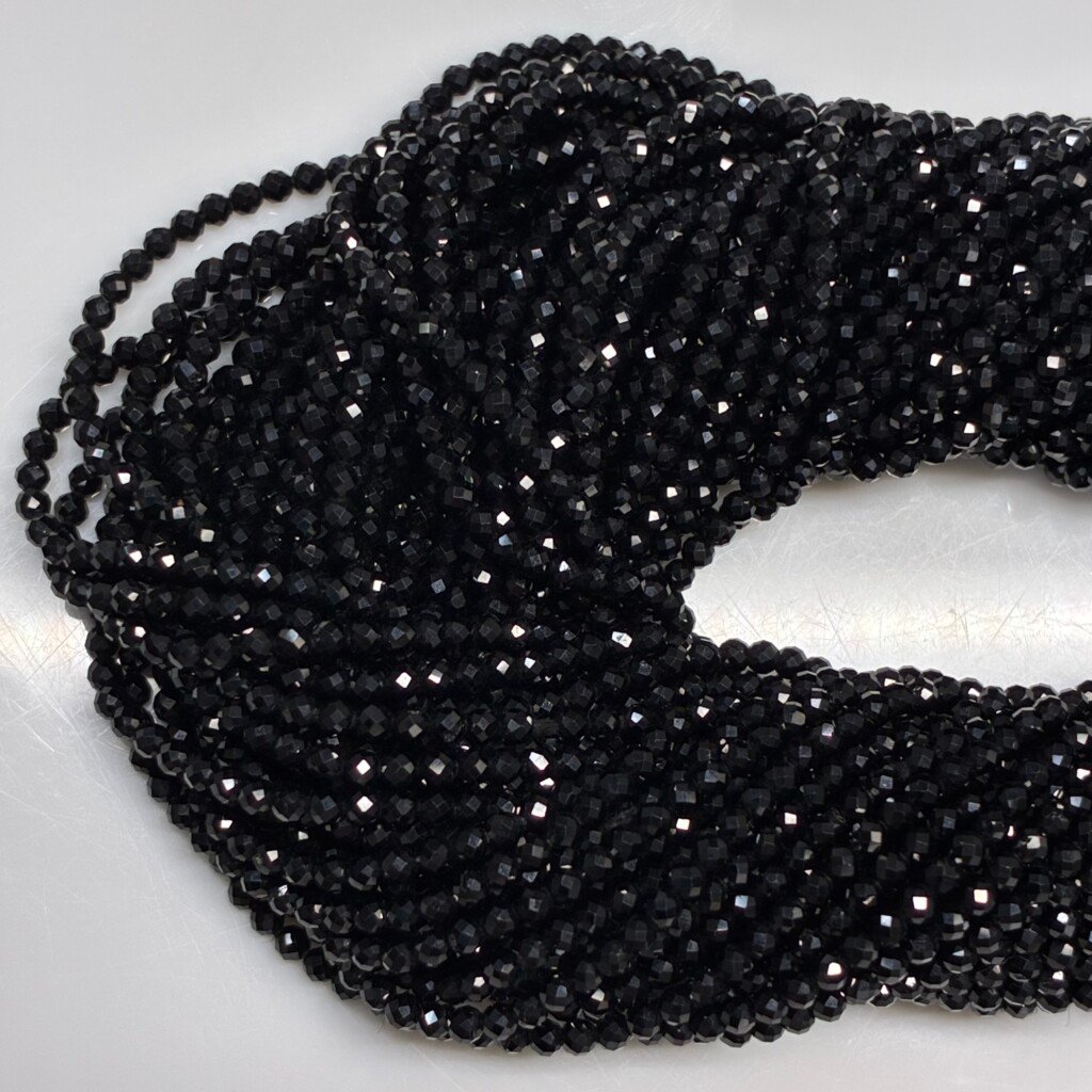 Black Spinel  3mm, 32 Cm