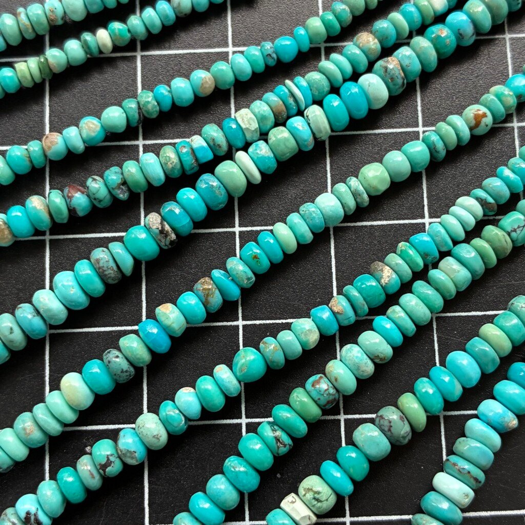 Arizona Turquoise, Smooth Button, 4.5-3 Mm, 46 Cm
