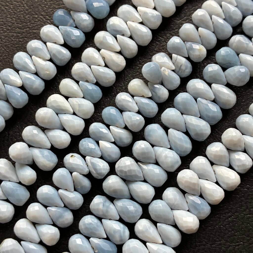 Blue Opal, Faceted Drops, 20 Cm