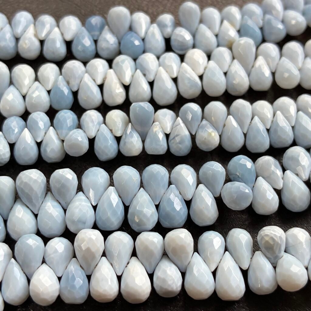Blue Opal, Faceted Drops, 20 Cm