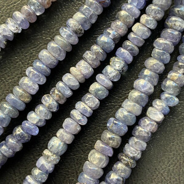 Tanzanite, Faceted Button, L Size, 46 Cm, 5.5 -6 Mm
