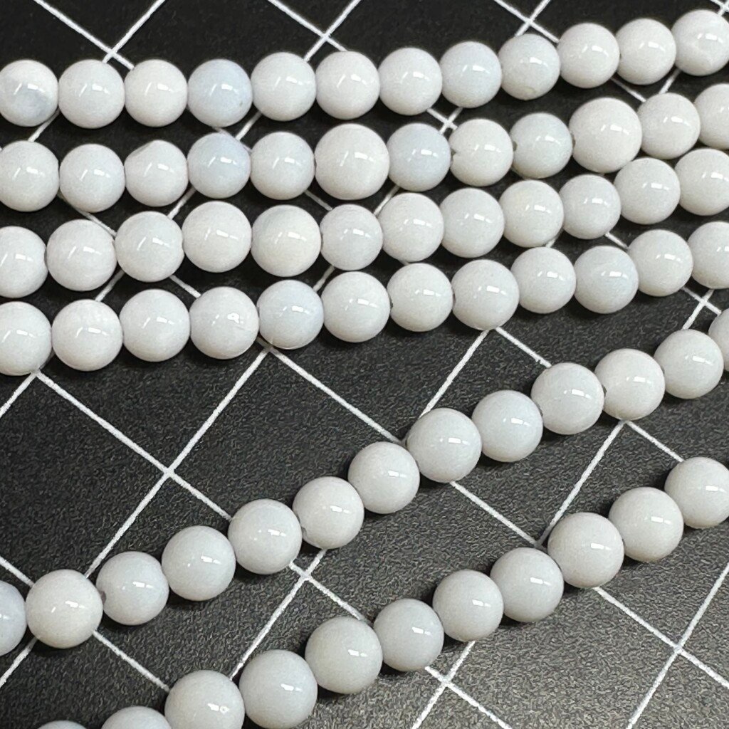 White Opal, M size ,4.5mm,44cm